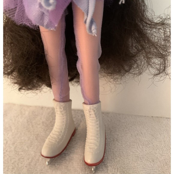 Moxie Girlz Lexa Doll from  Magic Snow RC Ice Skating Rink - Read Condition - Picture 5 of 9